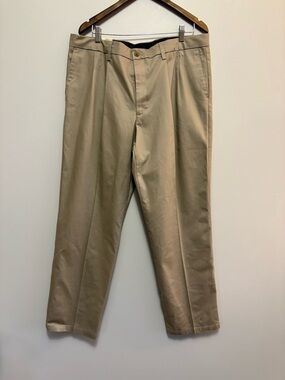 Dockers Men’s Khaki Chinos Classic Fit 38x34
